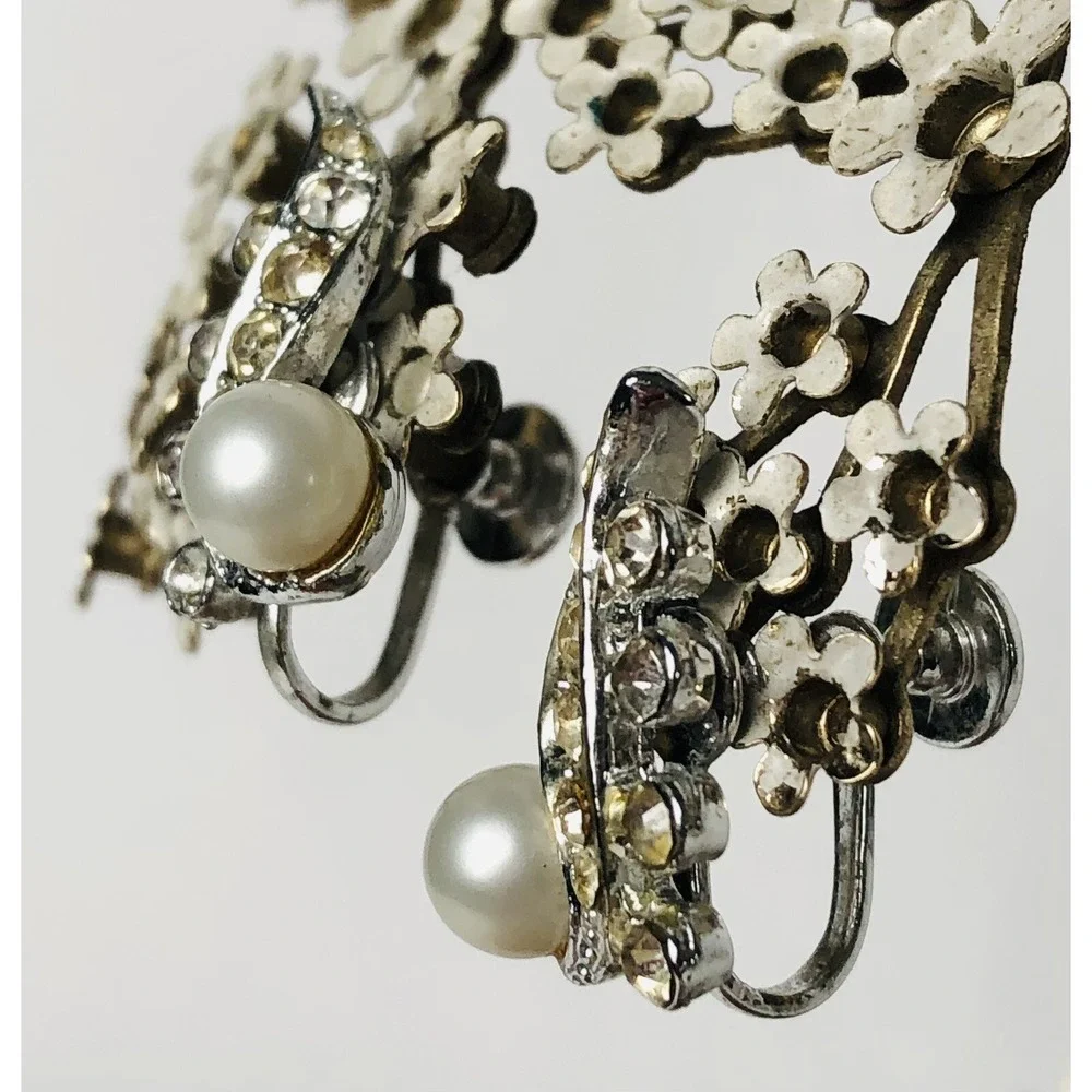 60s 70s Faux Pearl Stud Earrings 7/8" Pave' Crystals Silver Toned Screw Back - Picture 5 of 9